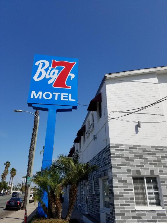 Big 7 Motel Main image 1